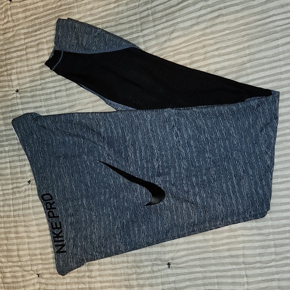 Nike Women's Pro Tights - Picture 2 of 3